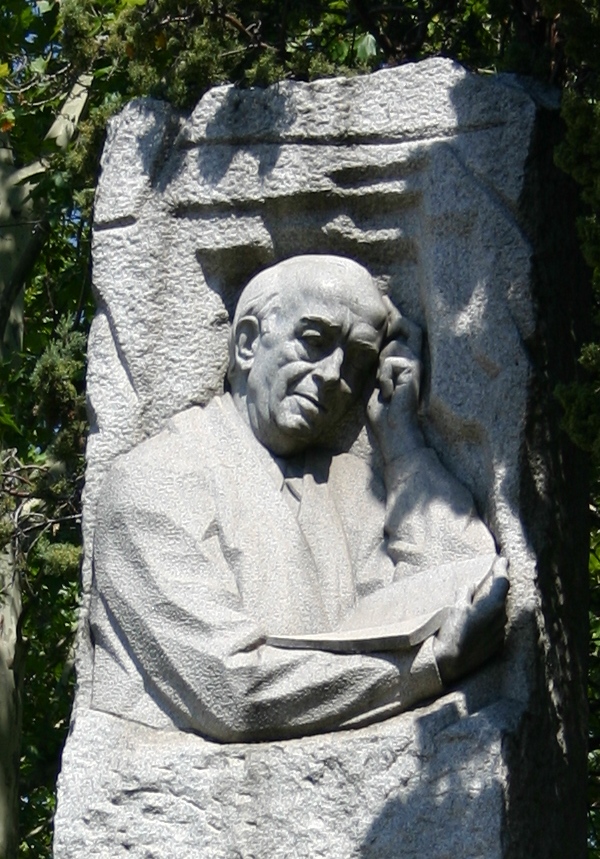 Carlos Jiménez Diaz monument, Madrid - 03.JPG